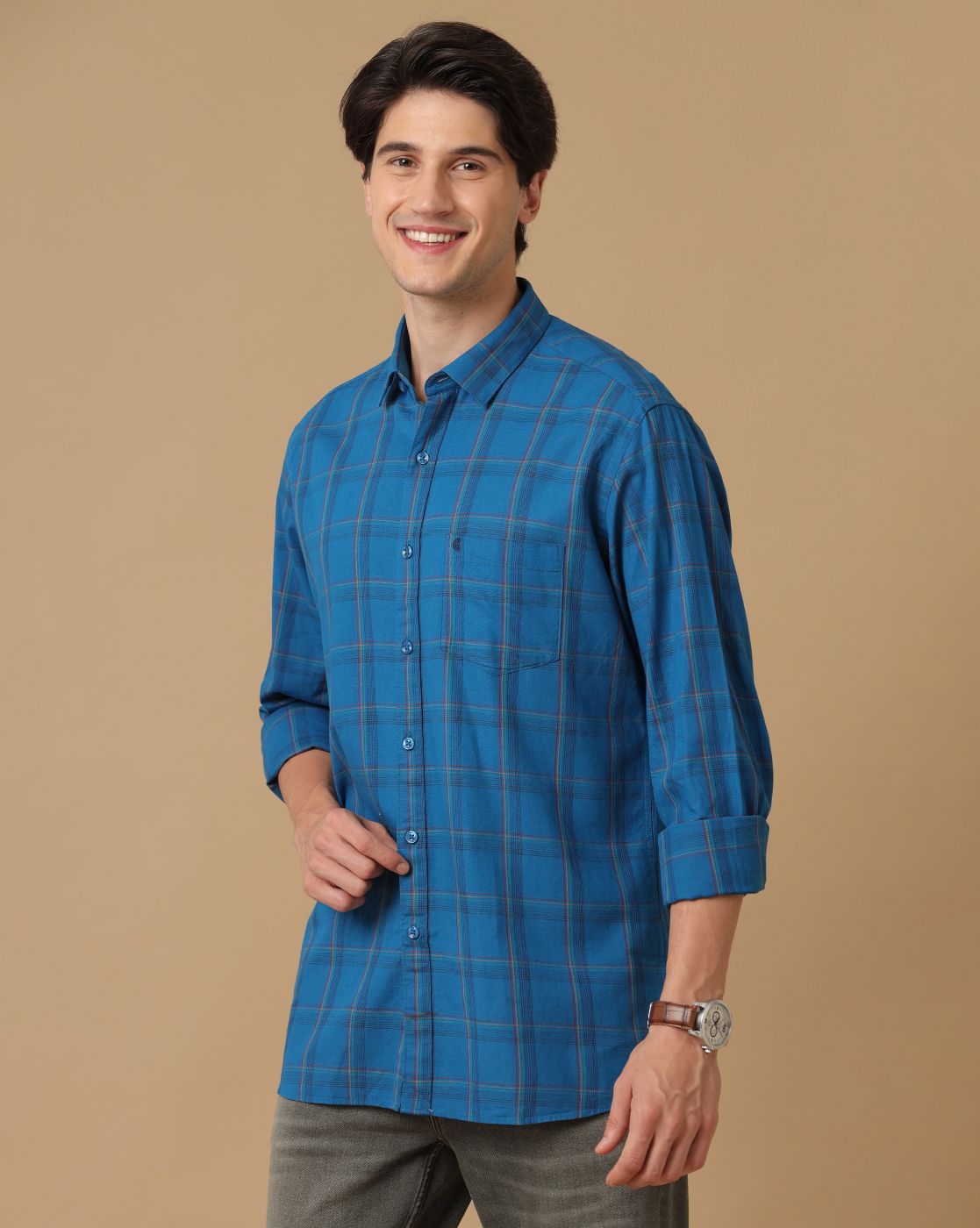 Men's Blended Linen Blue Checked Contemporary Fit Full Sleeve Casual Shirt
