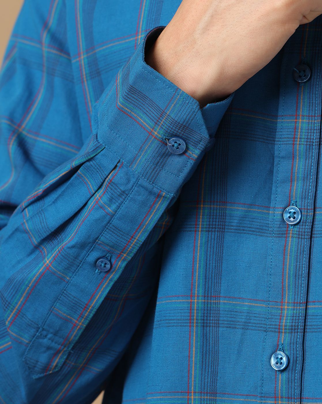 Men's Blended Linen Blue Checked Contemporary Fit Full Sleeve Casual Shirt