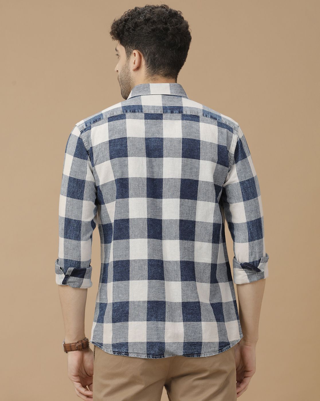 Men's Blended Linen Blue Checked Contemporary Fit Full Sleeve Casual Shirt