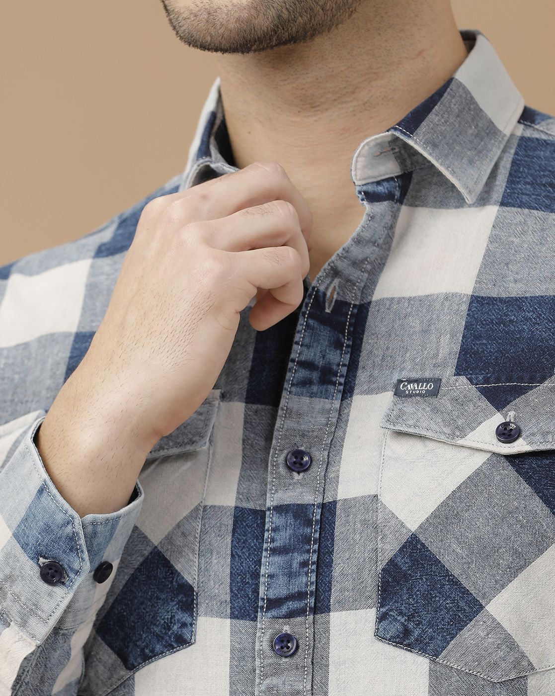 Men's Blended Linen Blue Checked Contemporary Fit Full Sleeve Casual Shirt