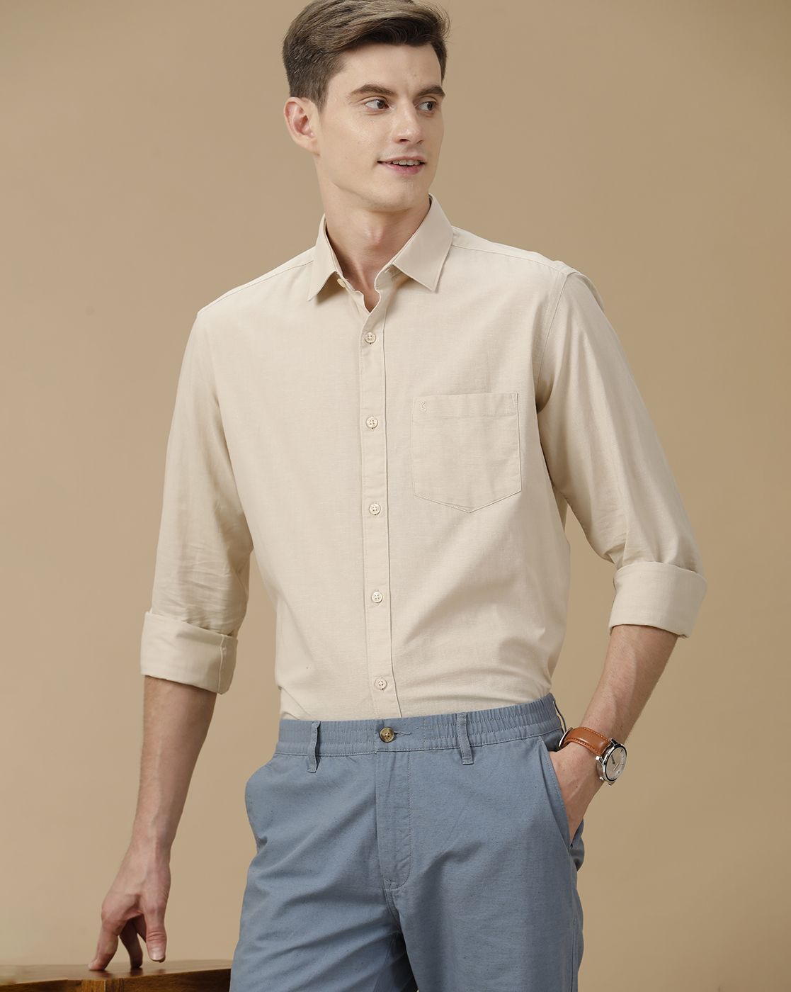Men's Blended Linen Beige Solid Contemporary Fit Full Sleeve Casual Shirt