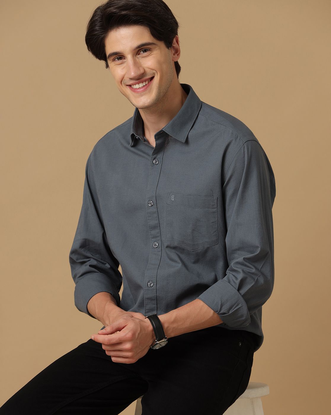Men's Blended Linen Grey Solid Contemporary Fit Full Sleeve Casual Shirt