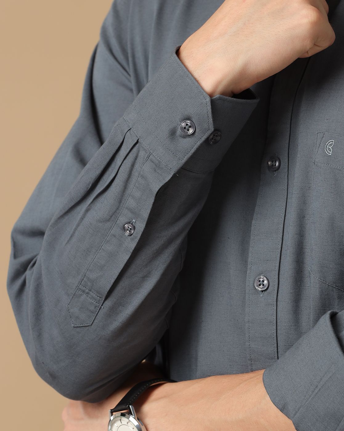 Men's Blended Linen Grey Solid Contemporary Fit Full Sleeve Casual Shirt