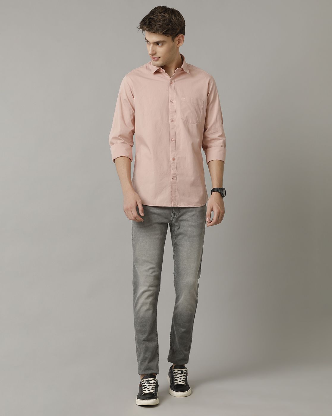 Men's Blended Linen Peach Solid Contemporary Fit Full Sleeve Sleeve Casual Shirt