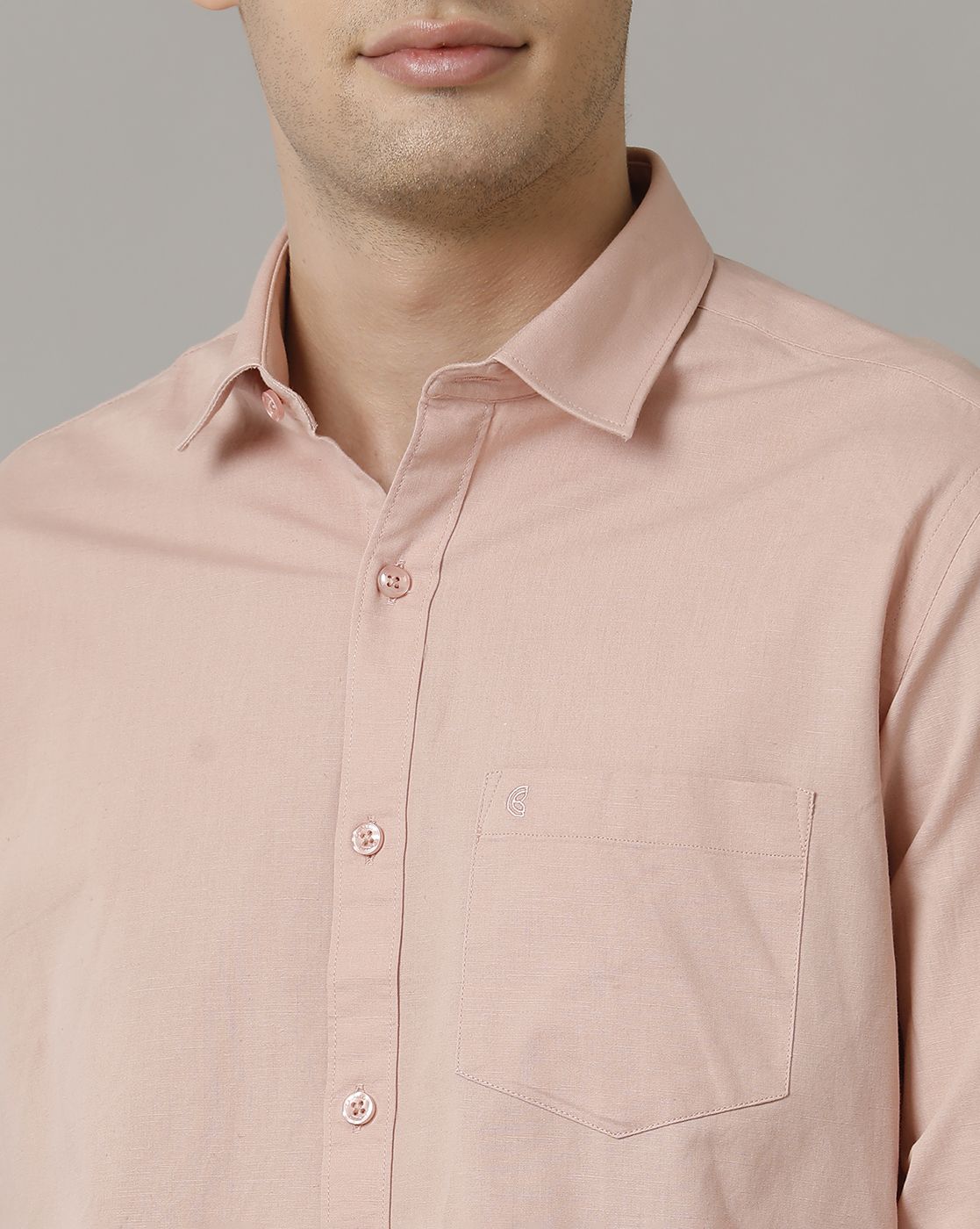 Men's Blended Linen Peach Solid Contemporary Fit Full Sleeve Sleeve Casual Shirt