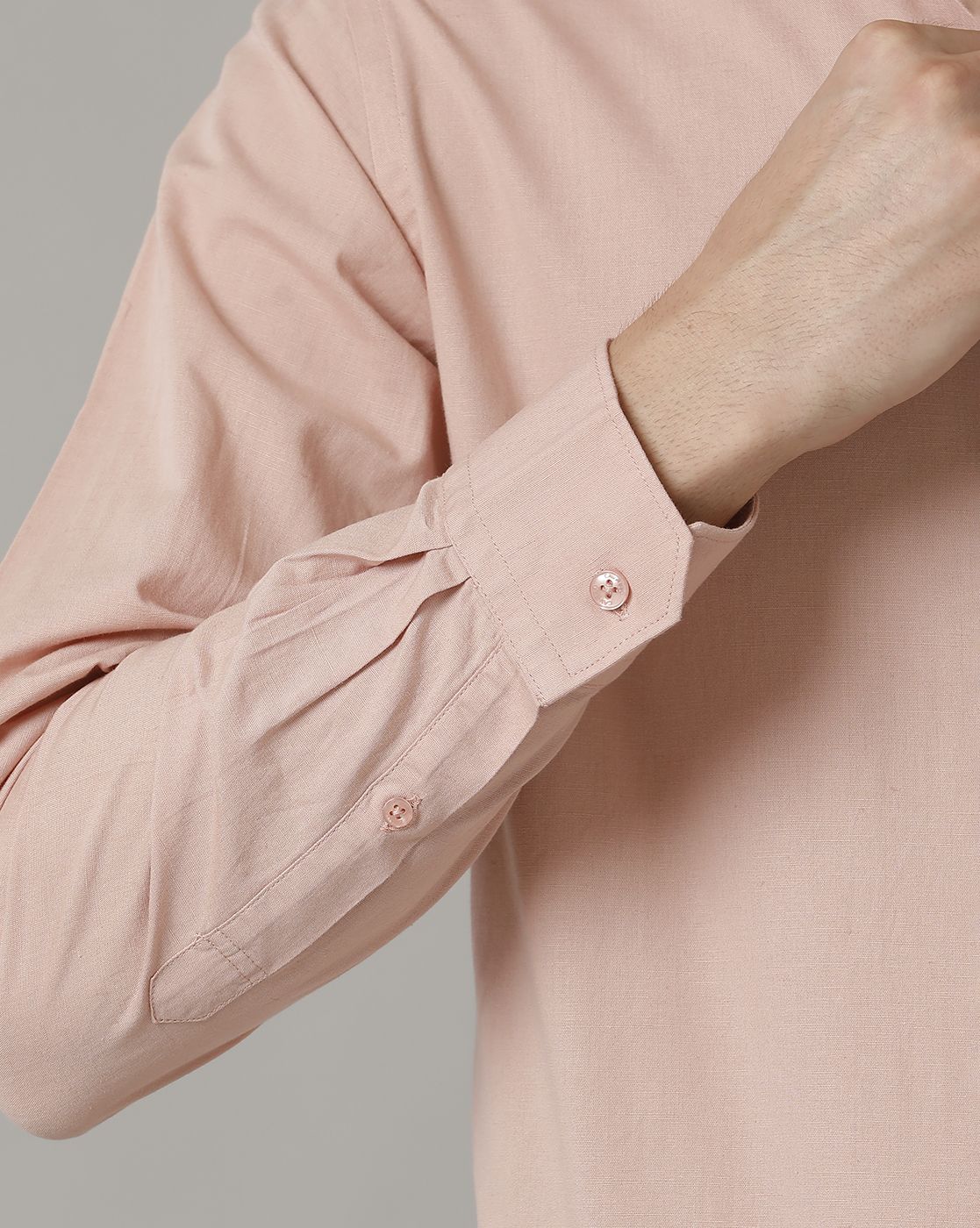 Men's Blended Linen Peach Solid Contemporary Fit Full Sleeve Sleeve Casual Shirt