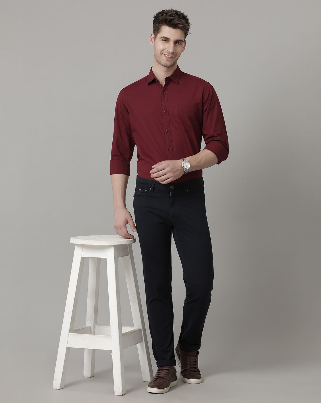 Men's Blended Linen Maroon Solid Contemporary Fit Full Sleeve Sleeve Casual Shirt
