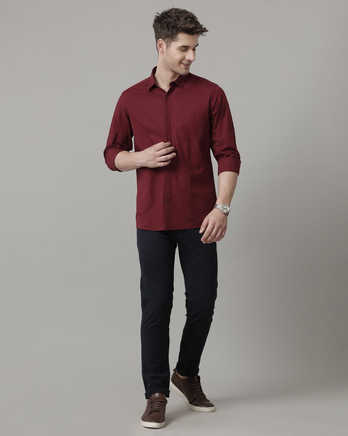 Men's Blended Linen Maroon Solid Contemporary Fit Full Sleeve Sleeve Casual Shirt