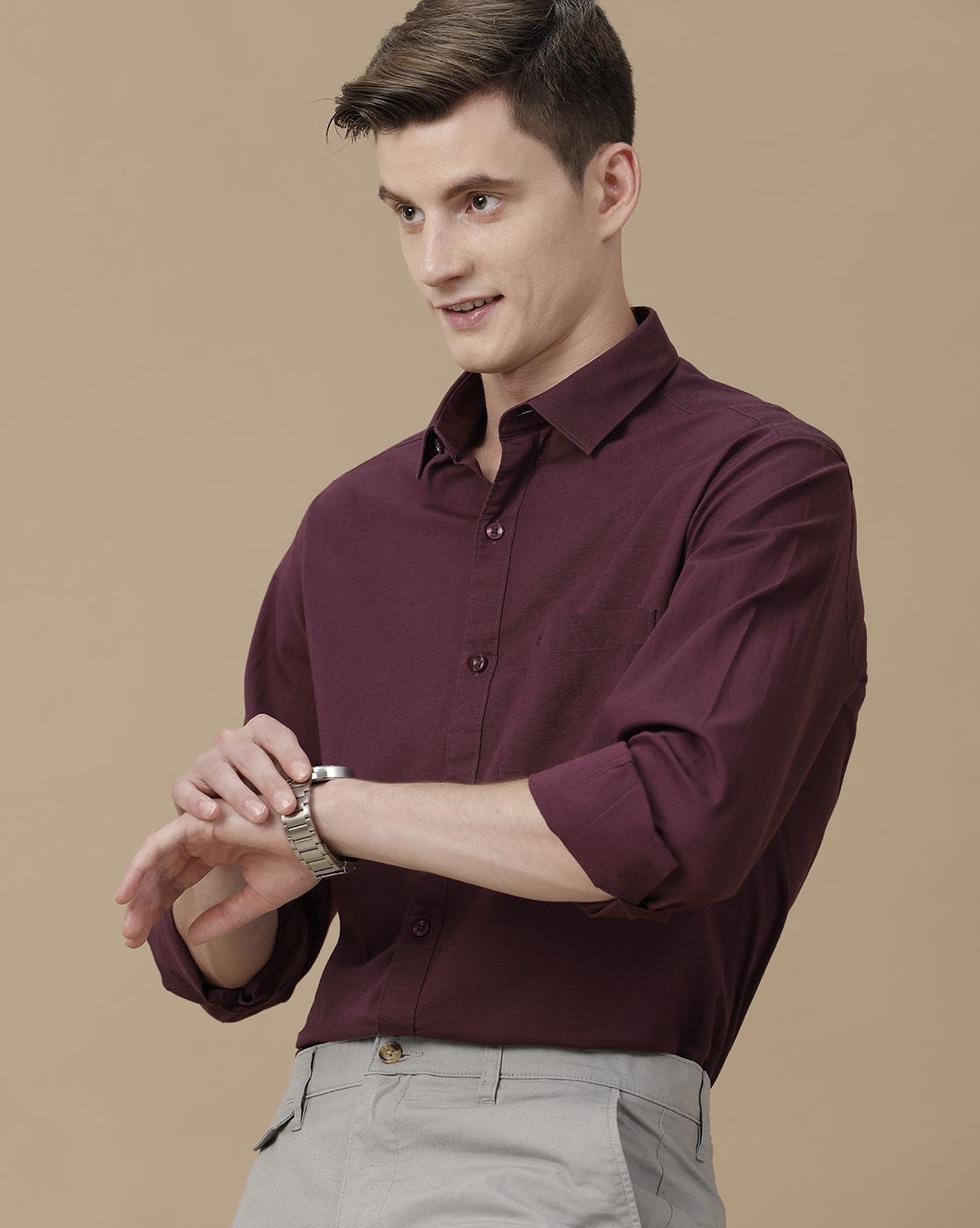 Men's Blended Linen Purple Solid Contemporary Fit Full Sleeve Casual Shirt