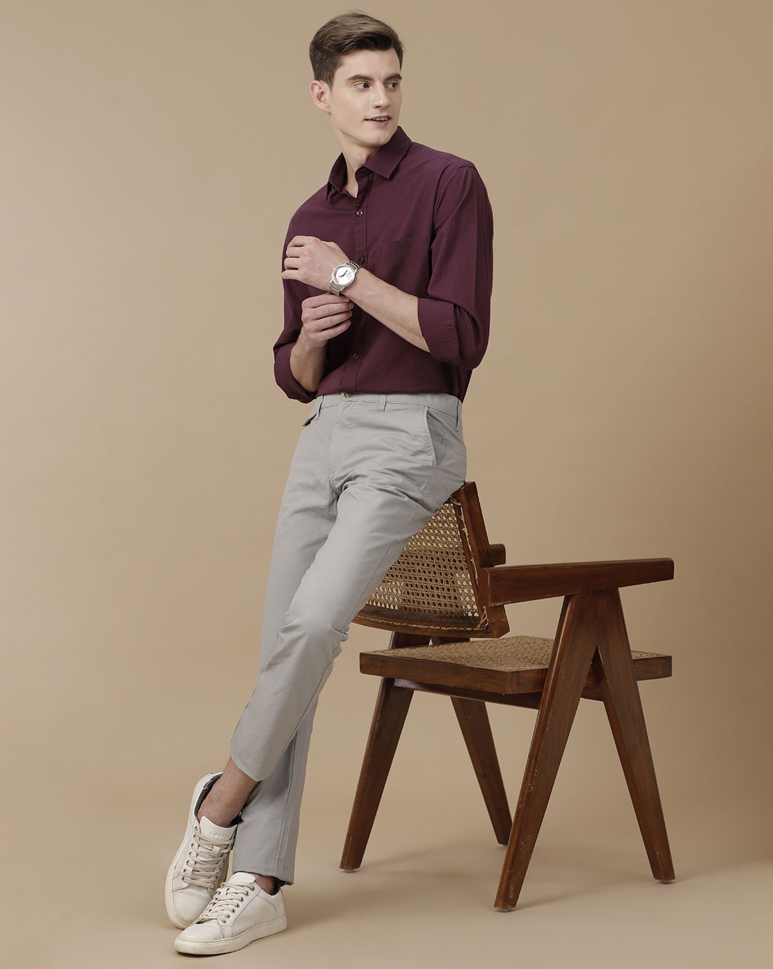 Men's Blended Linen Purple Solid Contemporary Fit Full Sleeve Casual Shirt