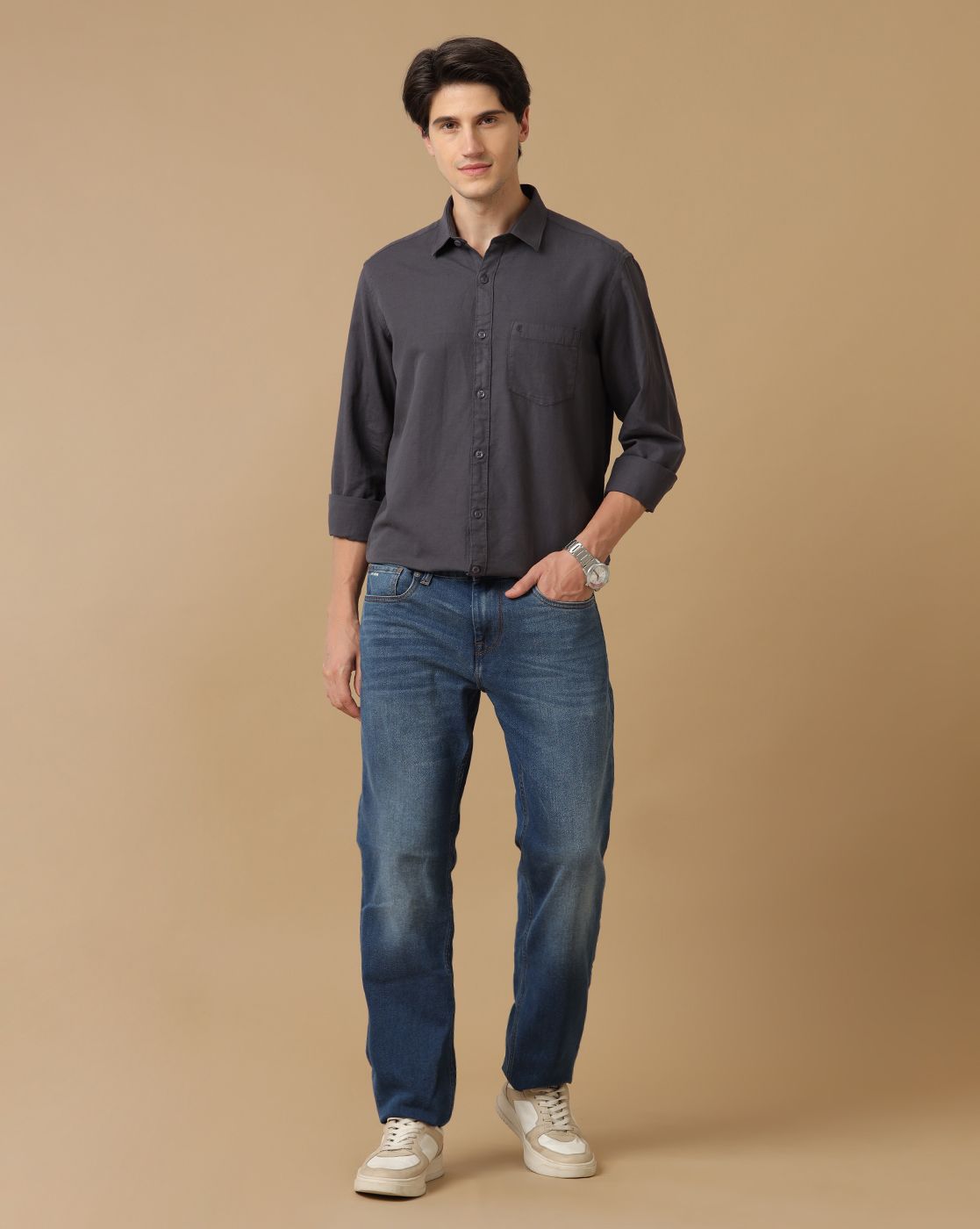Men's Blended Linen Grey Solid Contemporary Fit Full Sleeve Casual Shirt