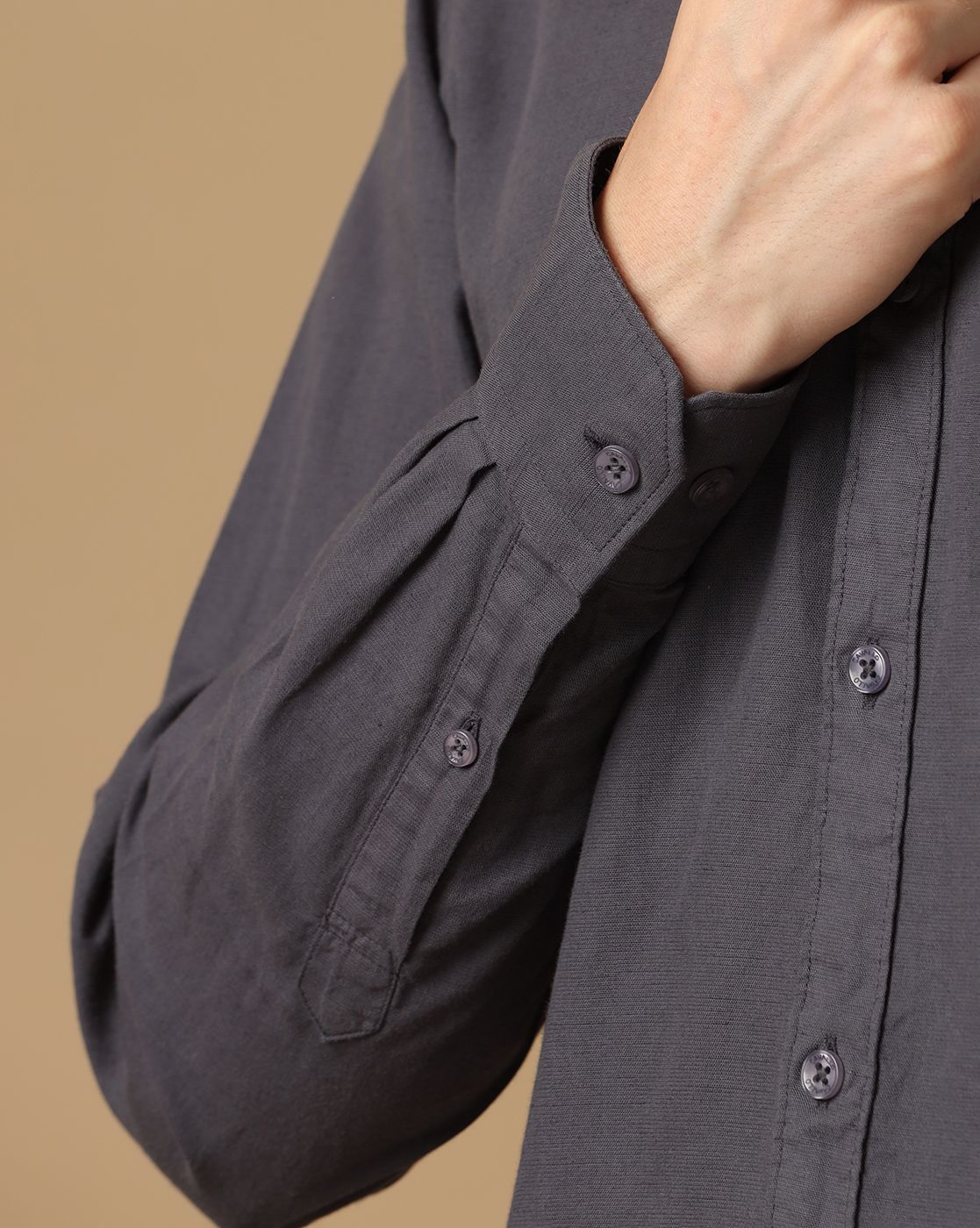 Men's Blended Linen Grey Solid Contemporary Fit Full Sleeve Casual Shirt