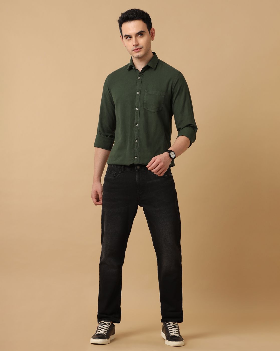 Cavallo By Linen Club Men's Green Solid Contemporary Fit Full Sleeve Casual Shirt