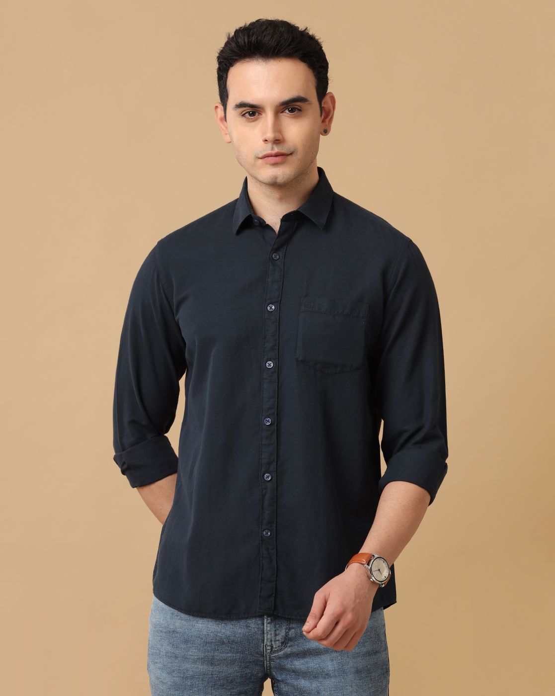 Men's Blended Linen Navy Solid Contemporary Fit Full Sleeve Casual Shirt