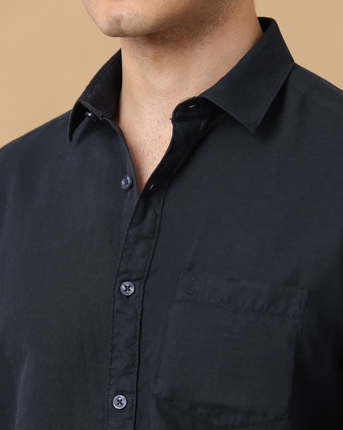 Men's Blended Linen Navy Solid Contemporary Fit Full Sleeve Casual Shirt