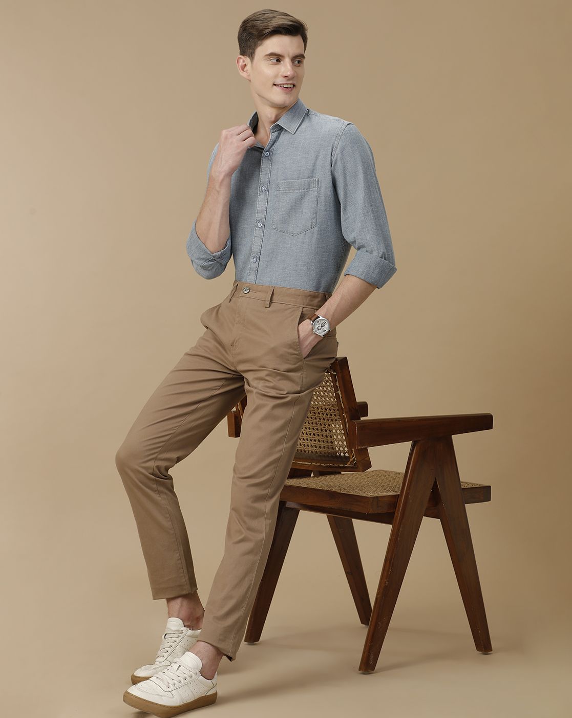 Men's Blended Linen Blue Solid Contemporary Fit Full Sleeve Casual Shirt
