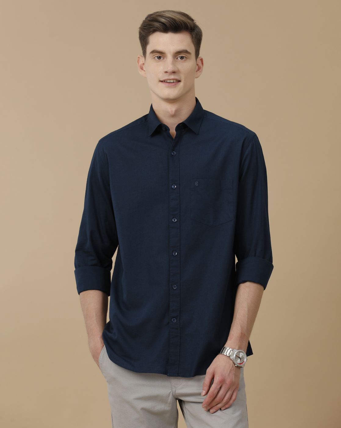 Men's Blended Linen Navy Blue Solid Contemporary Fit Full Sleeve Casual Shirt
