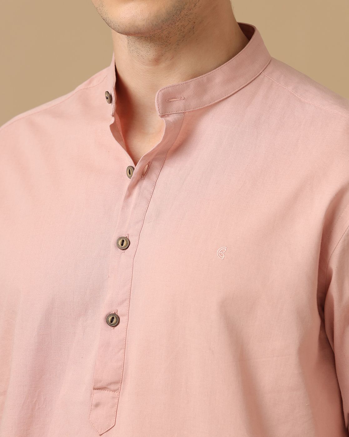 Men's Blended Linen Peach Solid Contemporary Fit Full Sleeve Casual Shirt