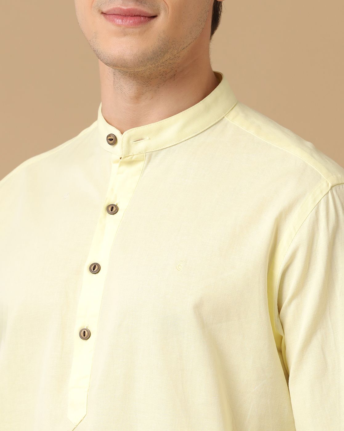 Men's Blended Linen Yellow Solid Contemporary Fit Full Sleeve Casual Shirt