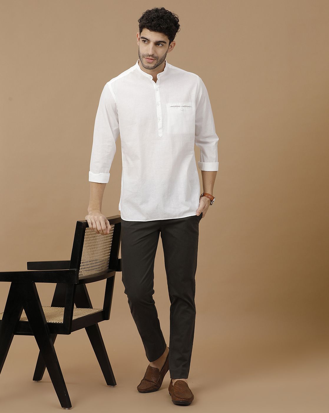 Men's Blended Linen White Solid Contemporary Fit Full Sleeve Casual Shirt