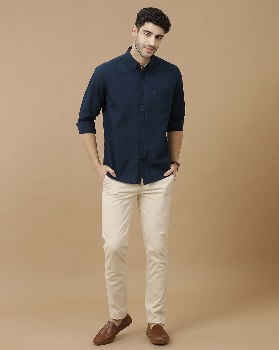 Men's Blended Linen Blue Solid Contemporary Fit Full Sleeve Casual Shirt
