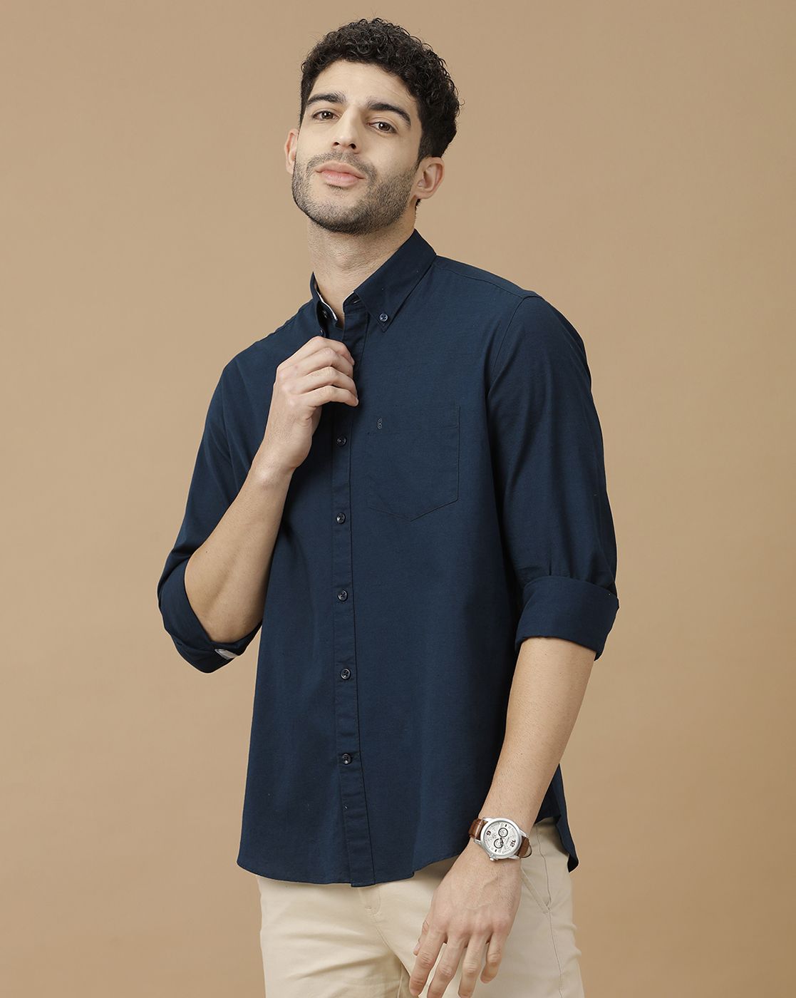 Men's Blended Linen Blue Solid Contemporary Fit Full Sleeve Casual Shirt