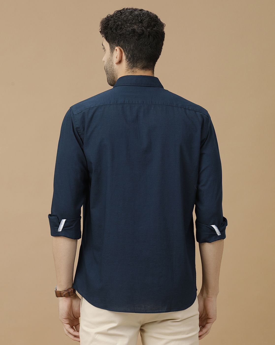 Men's Blended Linen Blue Solid Contemporary Fit Full Sleeve Casual Shirt