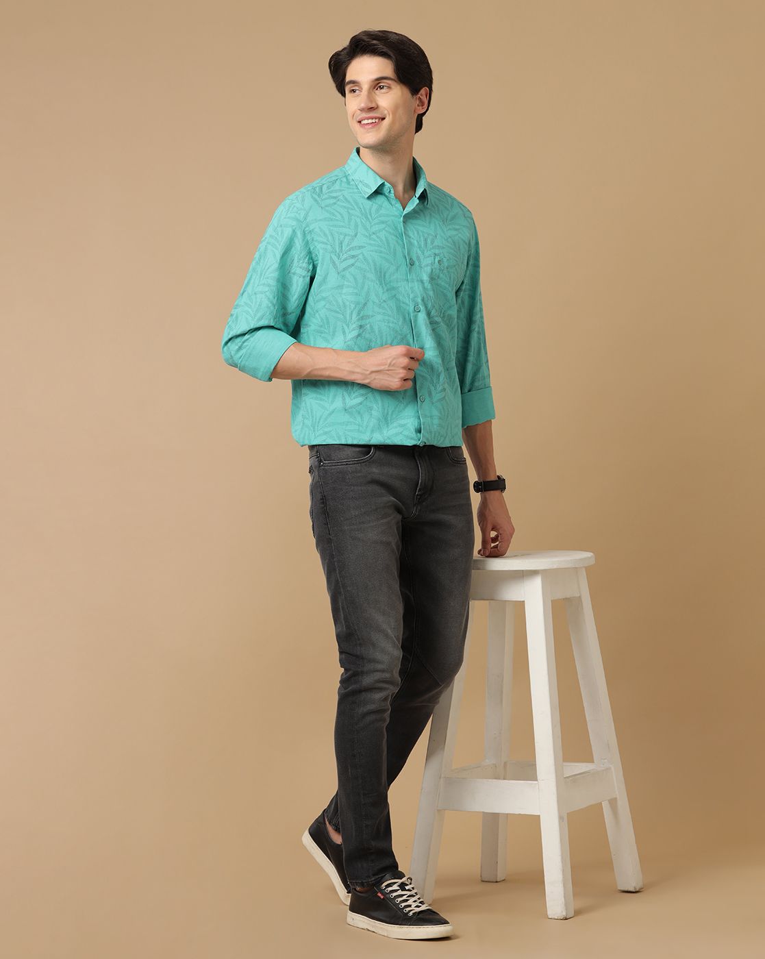 Men's Blended Linen Green Printed Contemporary Fit Full Sleeve Casual Shirt