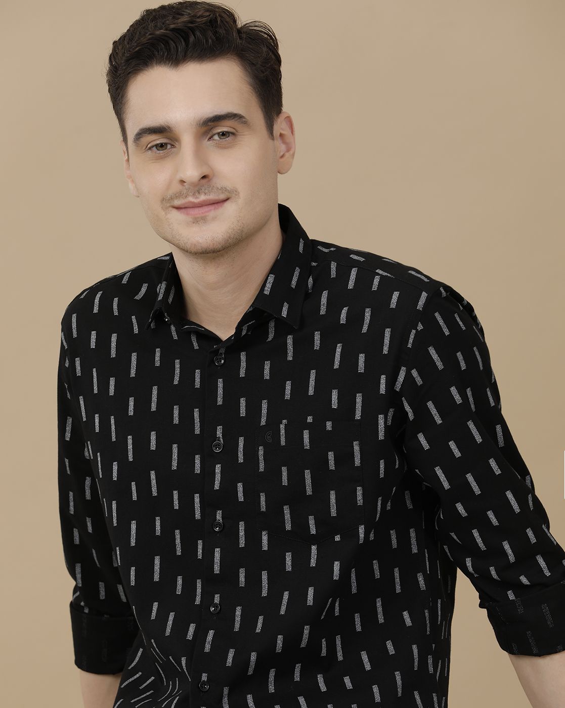 CAVALLO by Linen Club Men's Blended Linen Black Printed Contemporary Fit Full Sleeve Casual Shirt