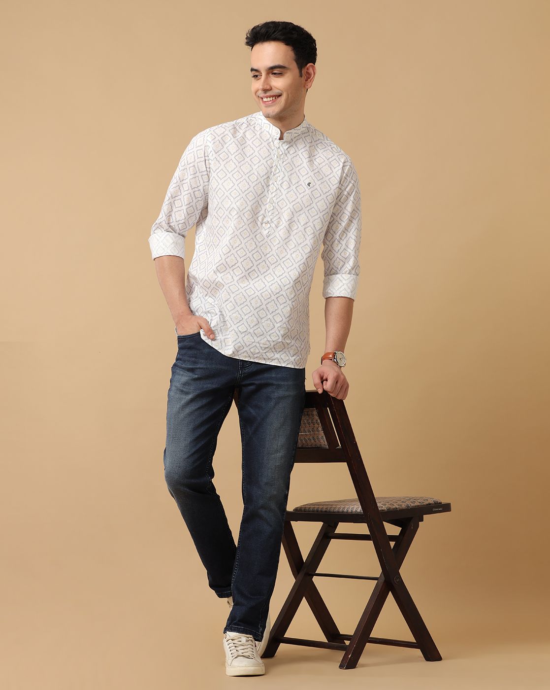 Men's Blended Linen White Printed Contemporary Fit Full Sleeve Casual Shirt