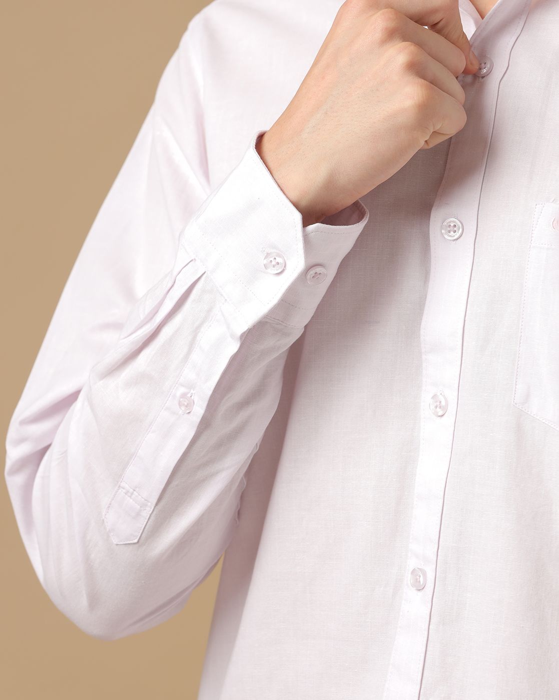 Men's Blended Linen White Striped Contemporary Fit Full Sleeve Casual Shirt