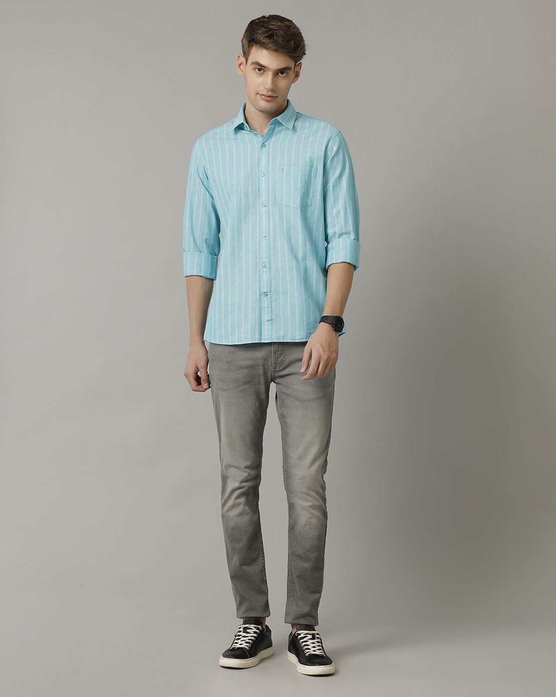 Men's Blended Linen Turquoise Blue Striped Contemporary Fit Full Sleeve Casual Shirt
