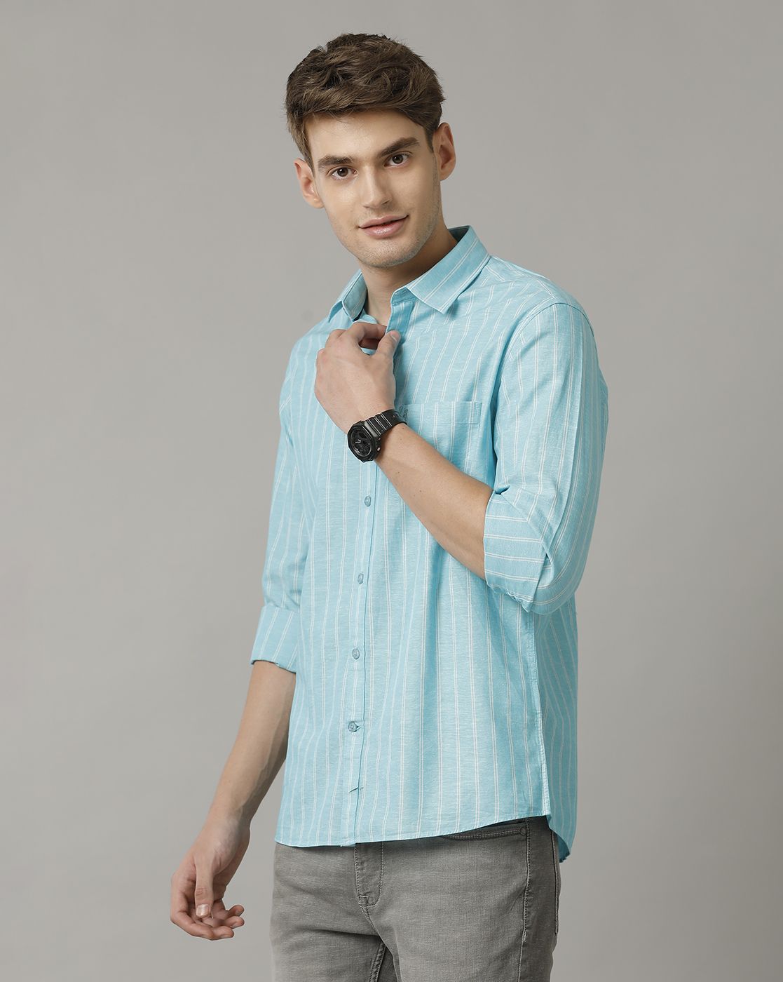 Men's Blended Linen Turquoise Blue Striped Contemporary Fit Full Sleeve Casual Shirt