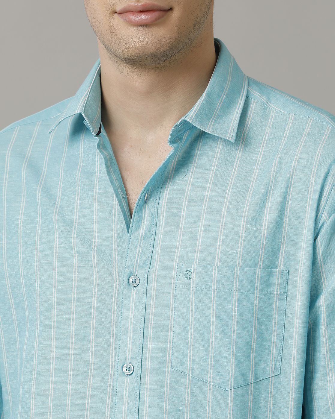 Men's Blended Linen Turquoise Blue Striped Contemporary Fit Full Sleeve Casual Shirt