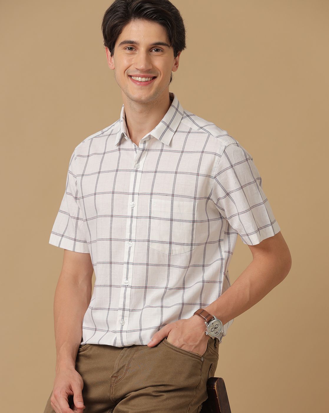 Men's Blended Linen White Checked Contemporary Fit Half Sleeve Casual Shirt