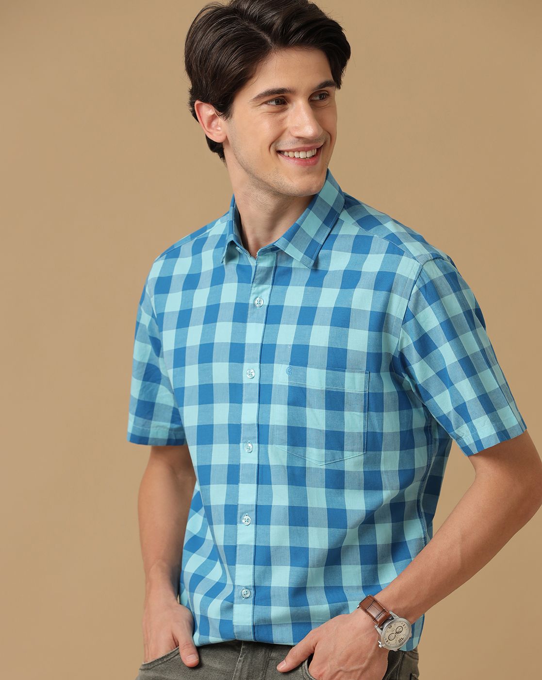Men's Blended Linen Blue Checked Contemporary Fit Half Sleeve Casual Shirt