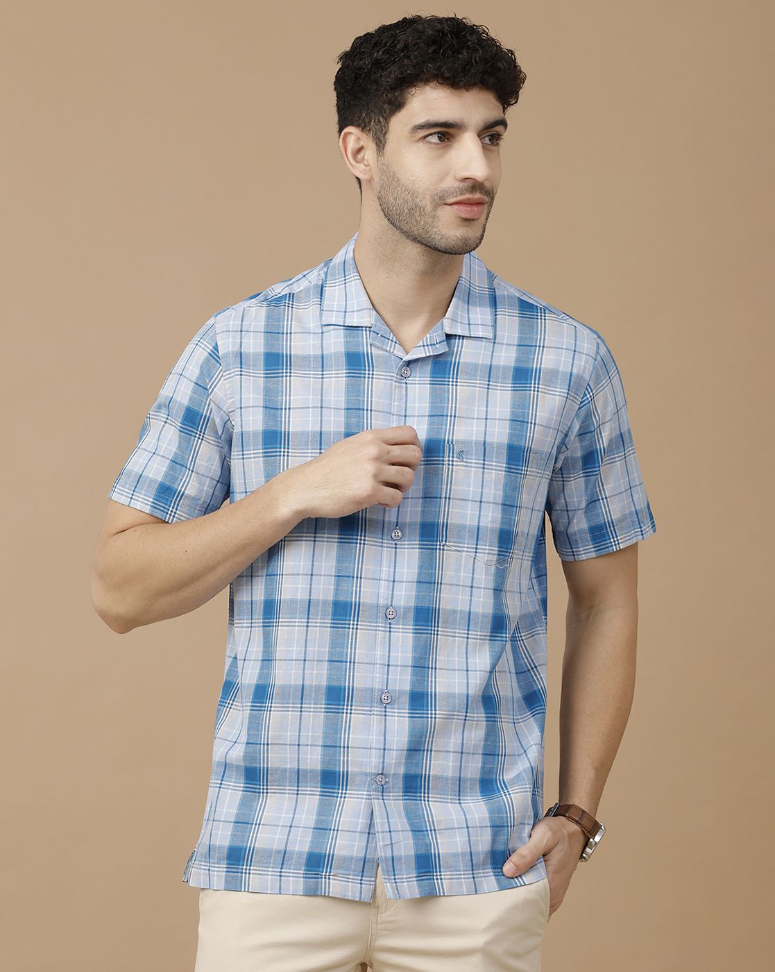 Men's Blended Linen Blue Checked Contemporary Fit Half Sleeve Casual Shirt