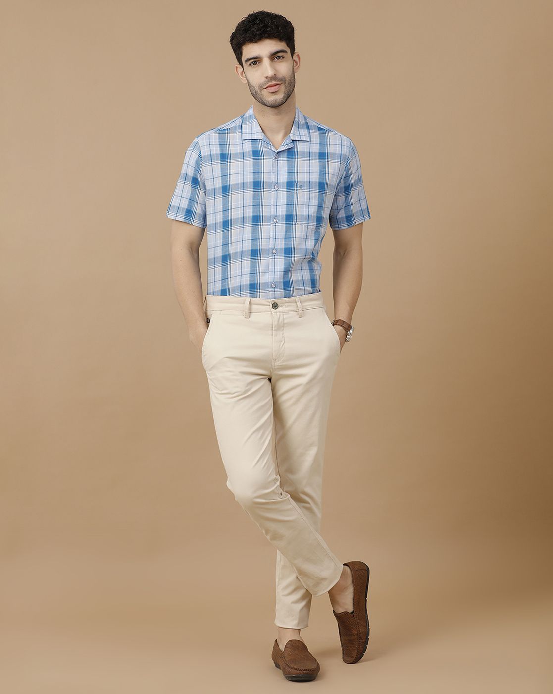 Men's Blended Linen Blue Checked Contemporary Fit Half Sleeve Casual Shirt