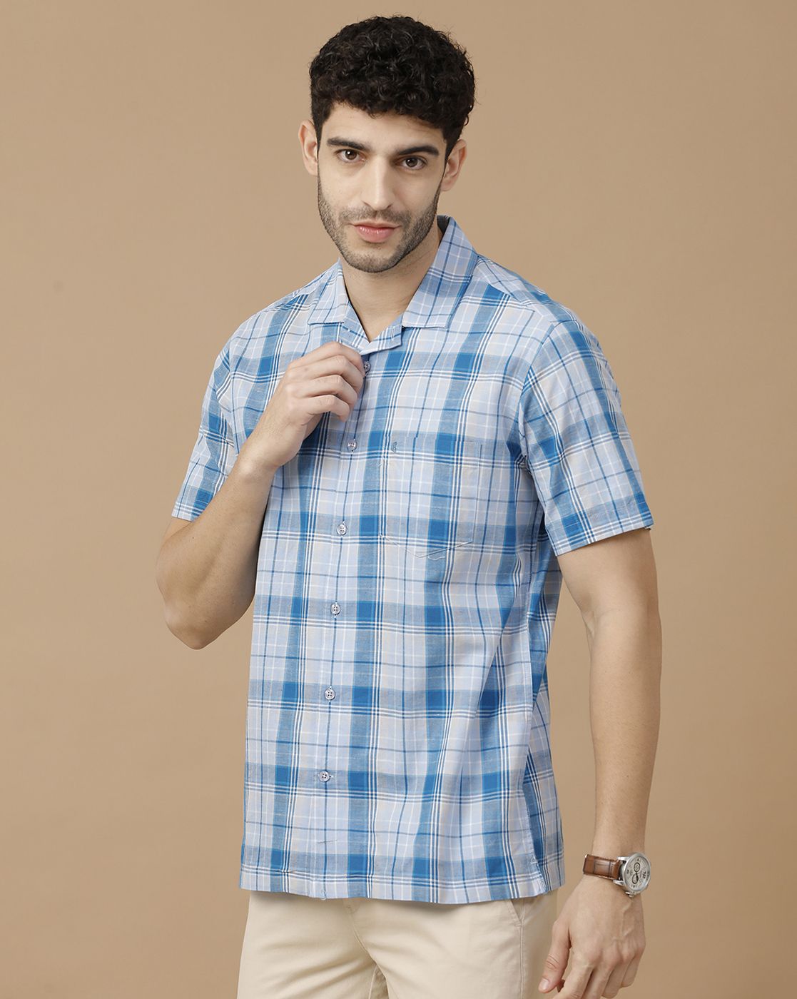 Men's Blended Linen Blue Checked Contemporary Fit Half Sleeve Casual Shirt