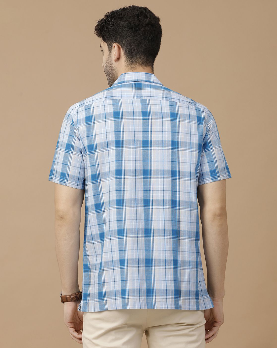 Men's Blended Linen Blue Checked Contemporary Fit Half Sleeve Casual Shirt