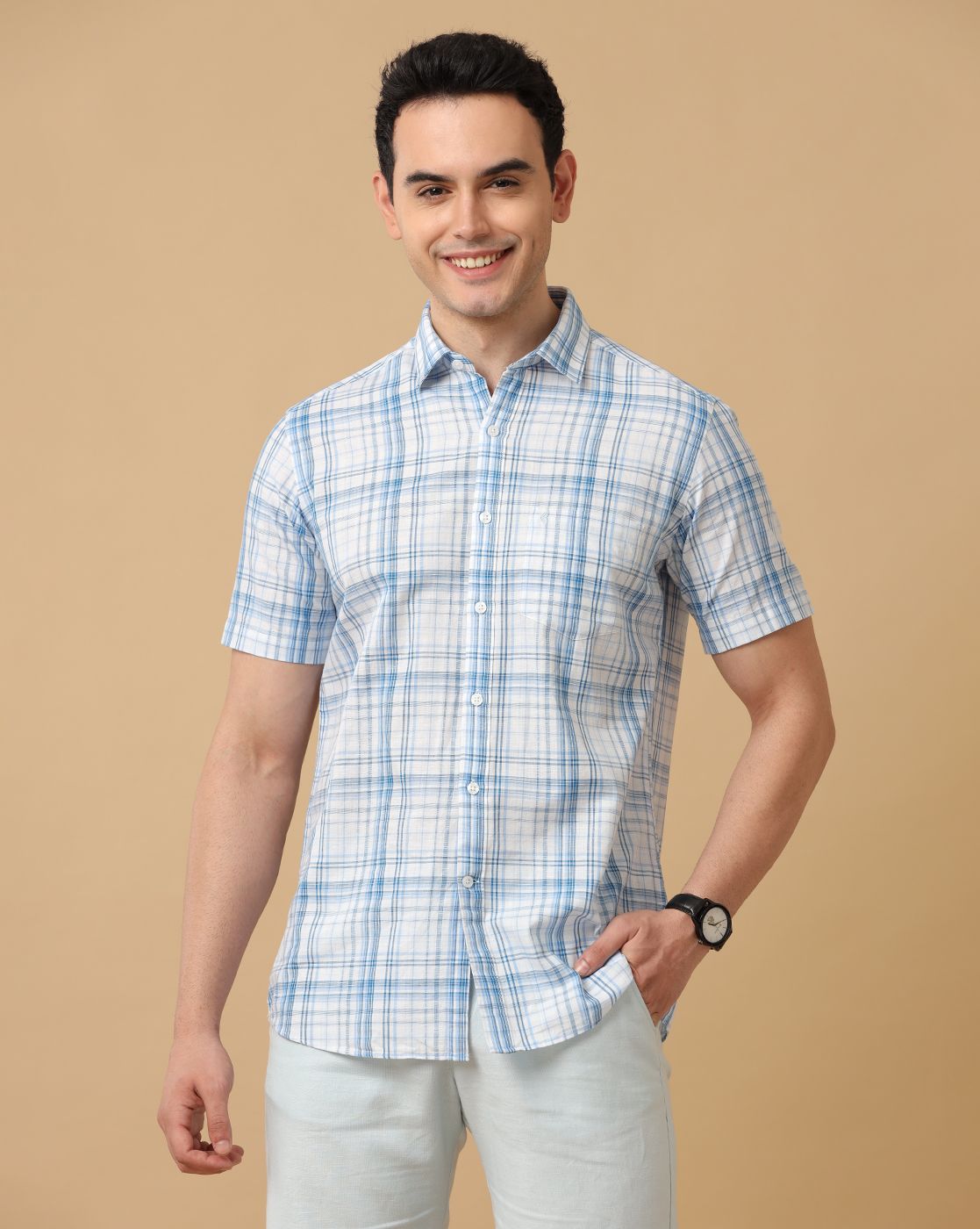 Men's Blended Linen Blue Checked Contemporary Fit Half Sleeve Casual Shirt