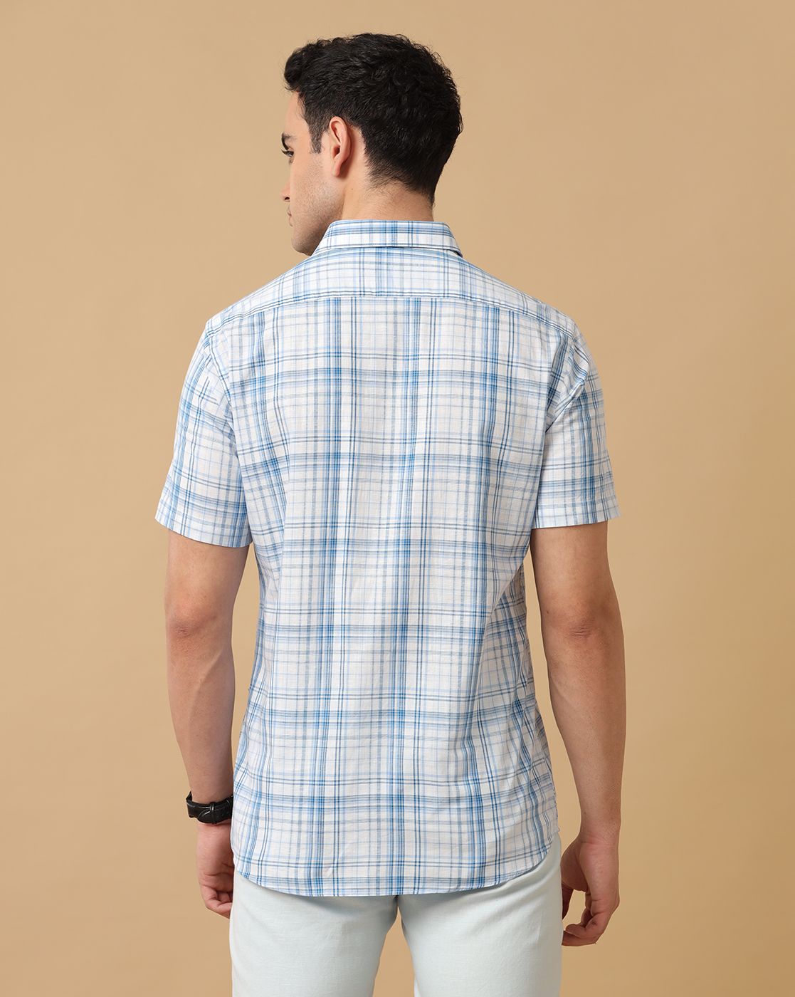 Men's Blended Linen Blue Checked Contemporary Fit Half Sleeve Casual Shirt