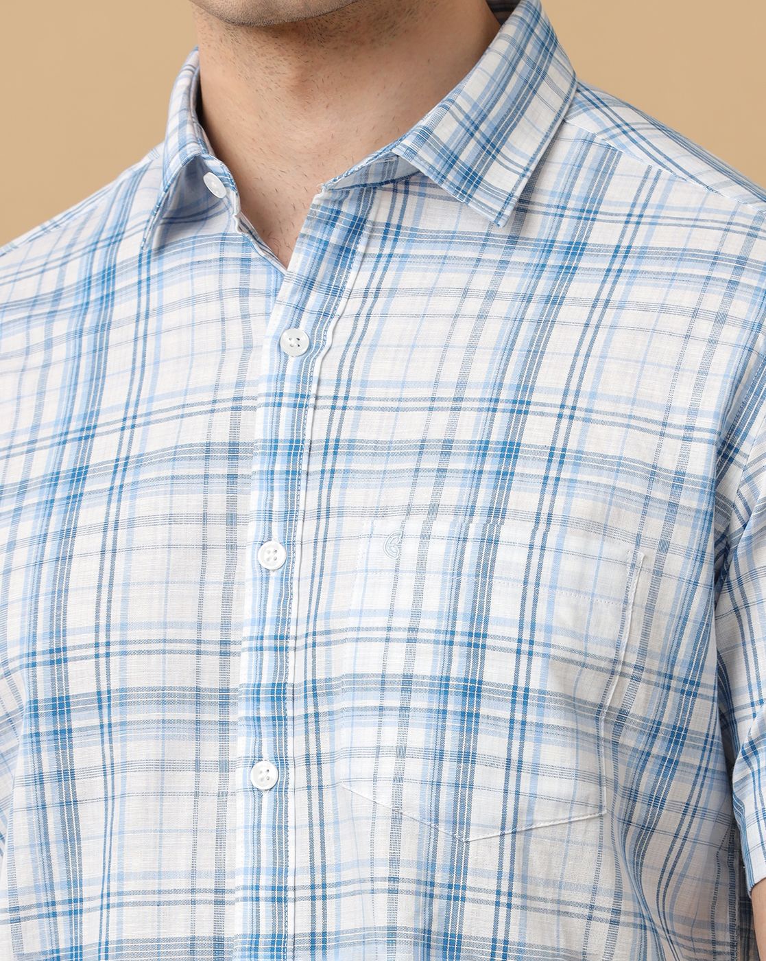 Men's Blended Linen Blue Checked Contemporary Fit Half Sleeve Casual Shirt
