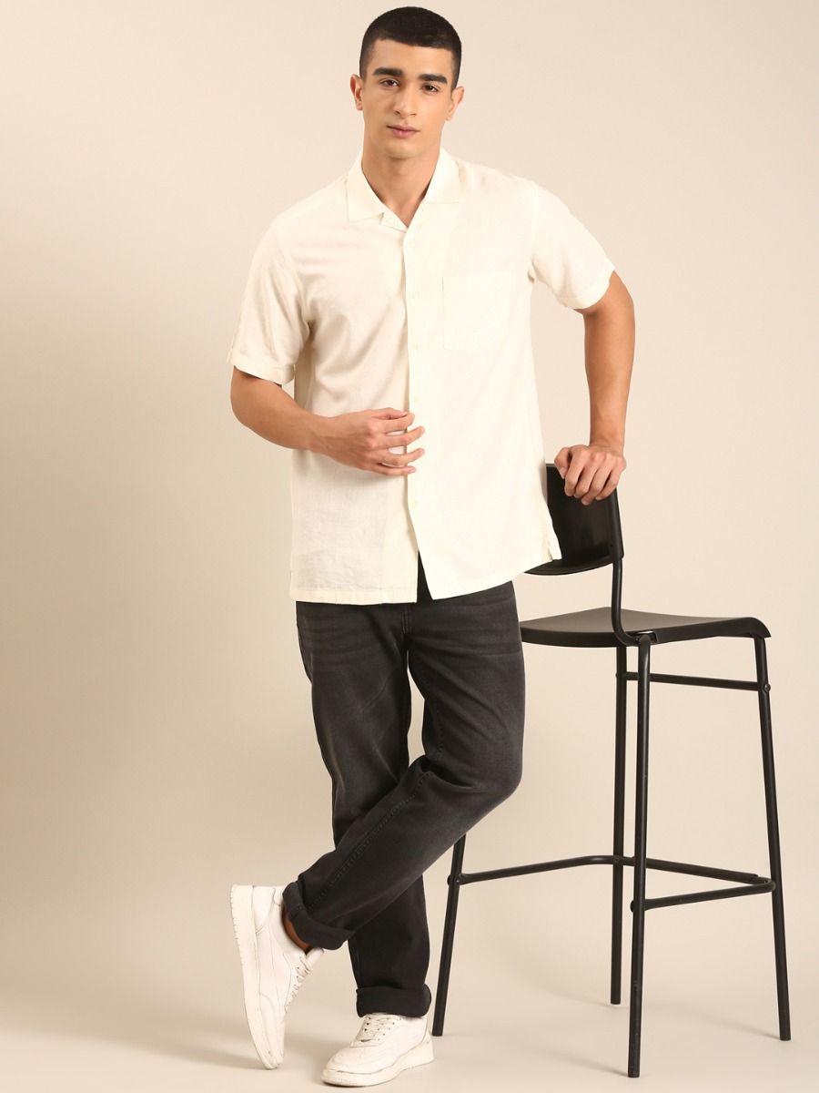 CAVALLO by Linen Club Men's Blended Linen Off White Printed Contemporary Fit Half Sleeve Casual Shirt
