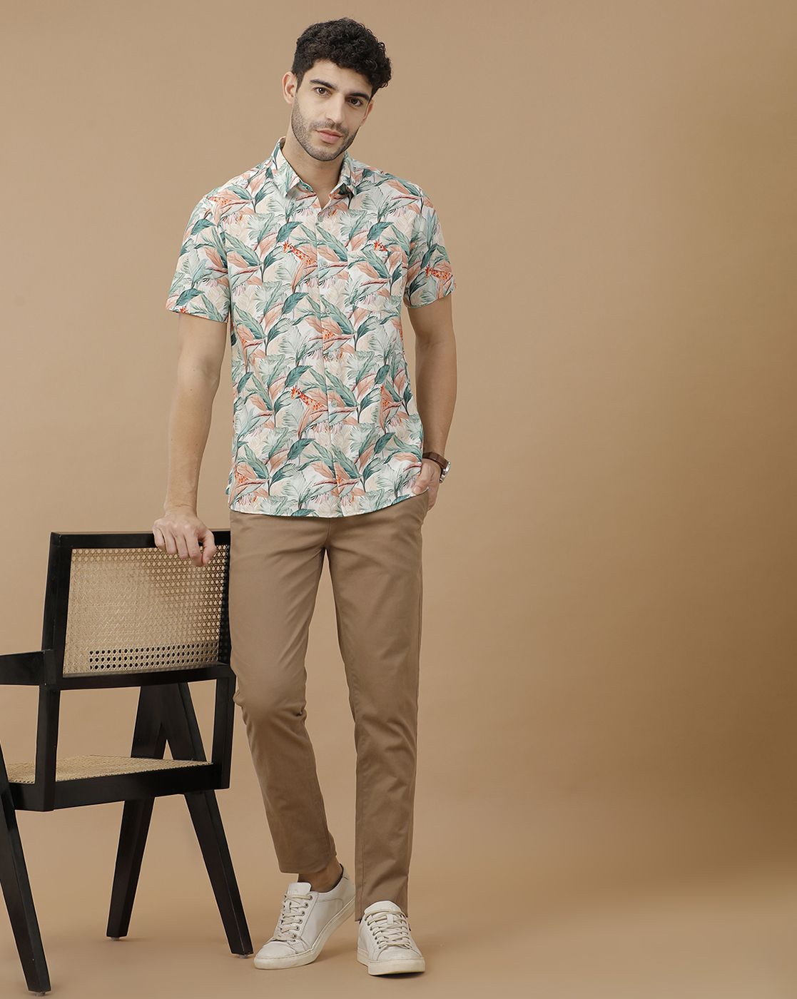 Men's Blended Linen Green Printed Contemporary Fit Half Sleeve Casual Shirt