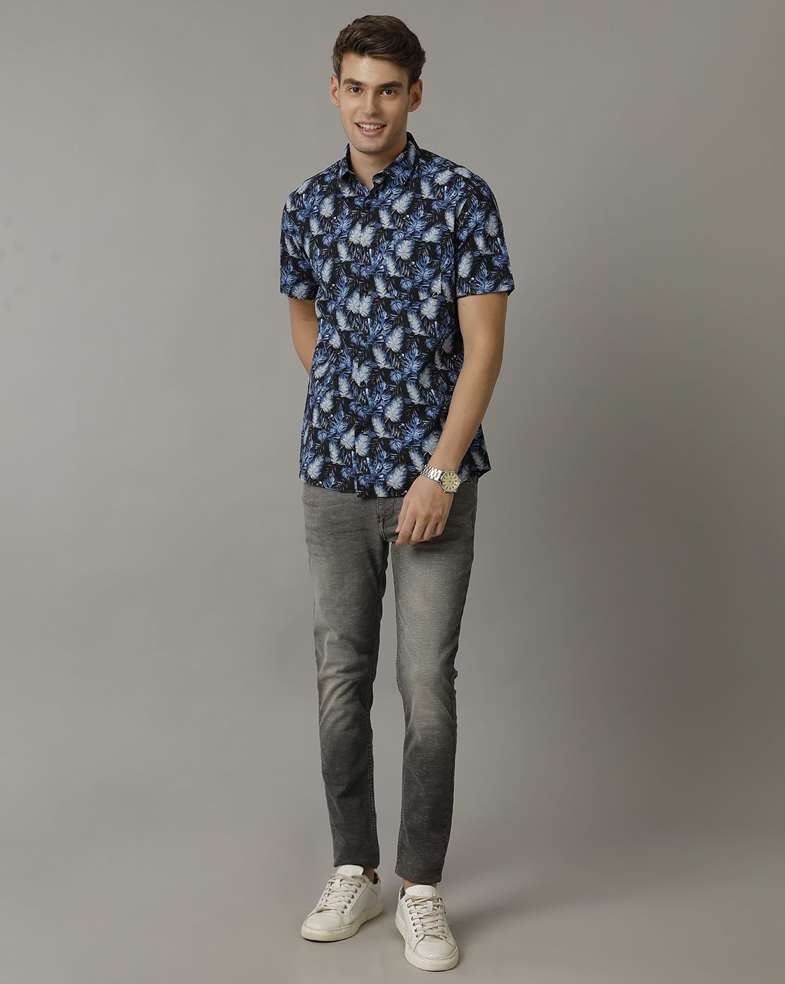 Men's Blended Linen Black Printed Contemporary Fit Half Sleeve Casual Shirt
