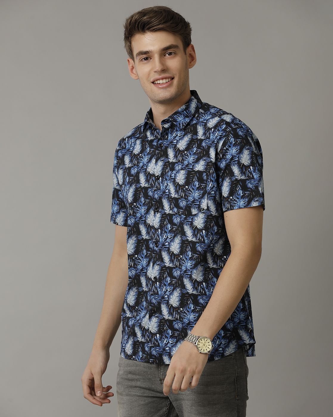 Men's Blended Linen Black Printed Contemporary Fit Half Sleeve Casual Shirt