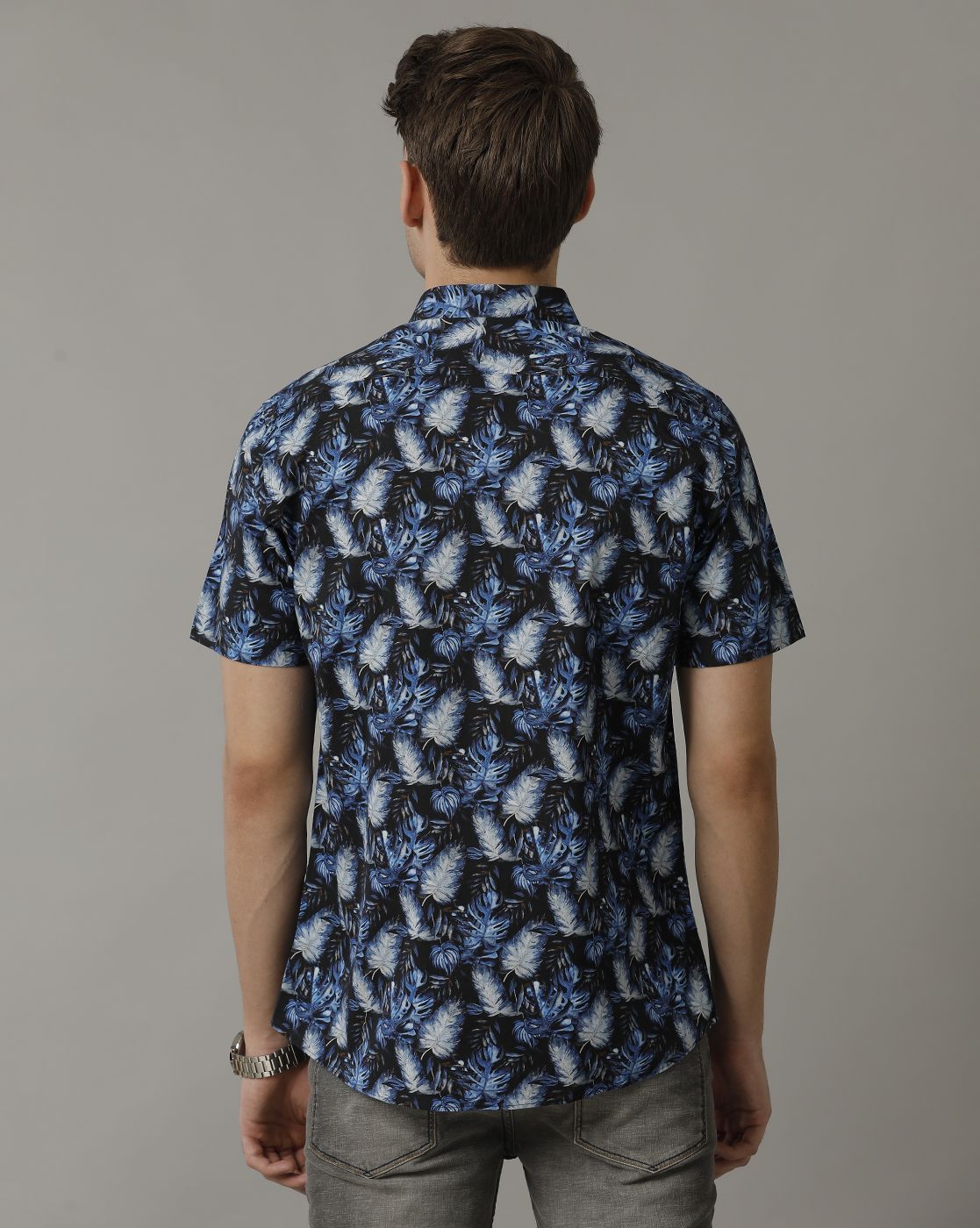 Men's Blended Linen Black Printed Contemporary Fit Half Sleeve Casual Shirt
