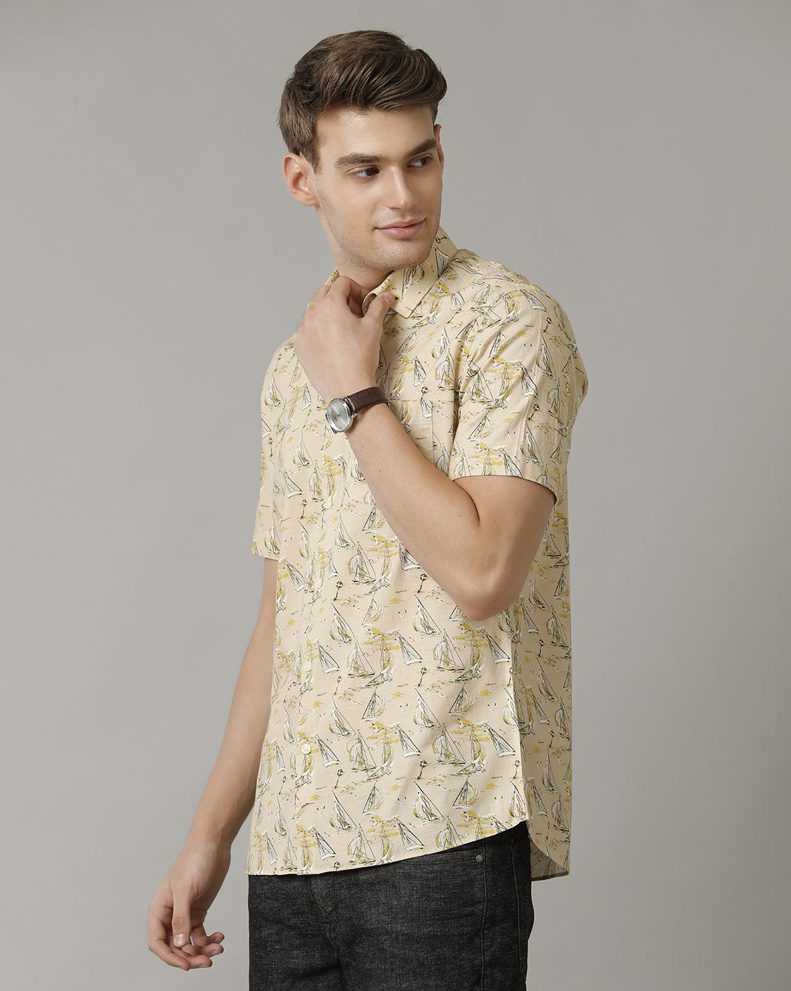 Men's Blended Linen Yellow Printed Contemporary Fit Half Sleeve Casual Shirt