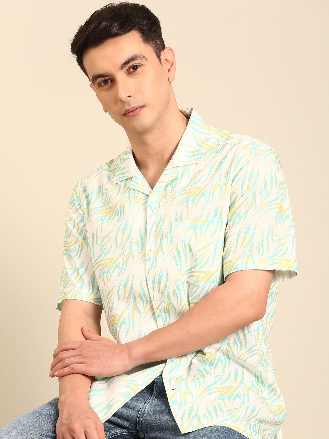 CAVALLO by Linen Club Men's Blended Linen Turquoise Printed Contemporary Fit Half Sleeve Casual Shirt